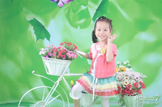 女儿的照片书已经好几本了，暂时不做这类产品，不过台历和贺卡是要尝试的